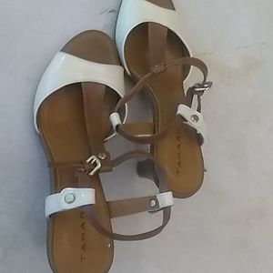 Tahari Betsy tan/cream size 8 heels #T024F